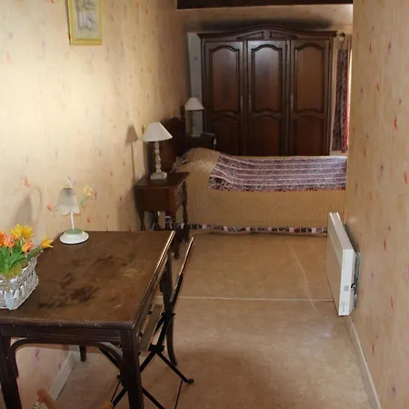 Confortable A Avec Cheminee Et Terrasse - Fr-1-585-5 * Halles-sous-les-Cotes