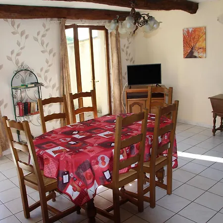 Confortable A Avec Cheminee Et Terrasse - Fr-1-585-5 Halles-sous-les-Cotes