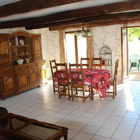 Confortable A Avec Cheminee Et Terrasse - Fr-1-585-5 * Halles-sous-les-Cotes