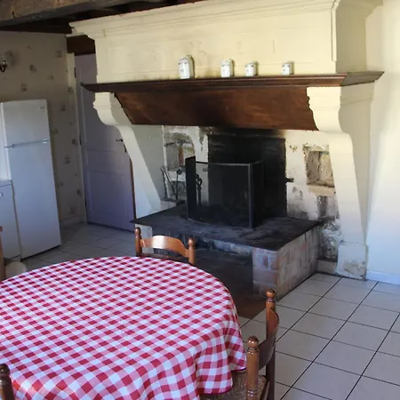 Country house Confortable A Avec Cheminee Et Terrasse - Fr-1-585-5