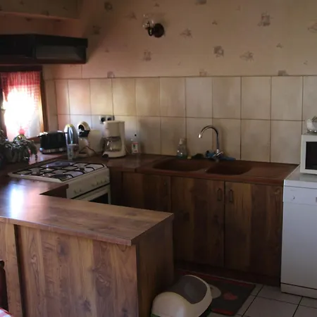 Confortable A Avec Cheminee Et Terrasse - Fr-1-585-5 *