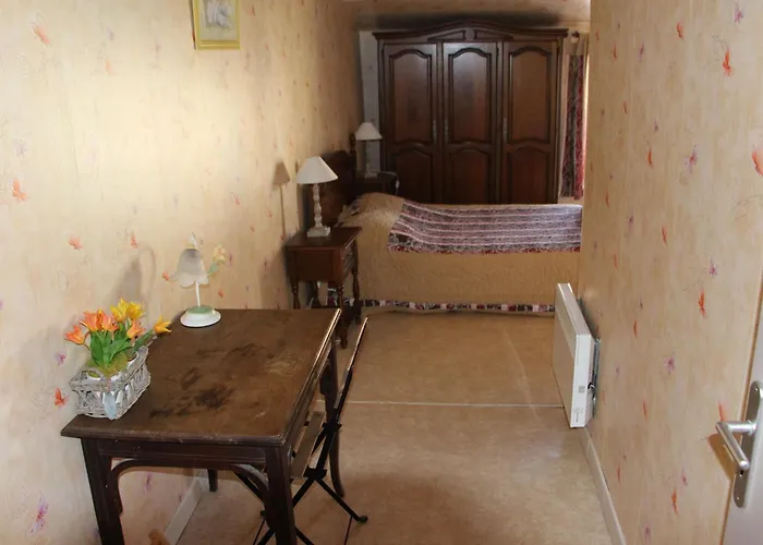 Confortable A Avec Cheminee Et Terrasse - Fr-1-585-5 * Halles-sous-les-Cotes