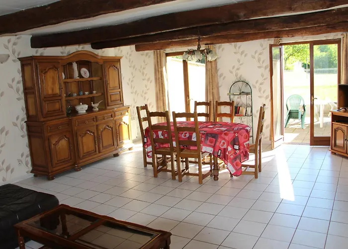 Confortable A Avec Cheminee Et Terrasse - Fr-1-585-5 * Halles-sous-les-Cotes