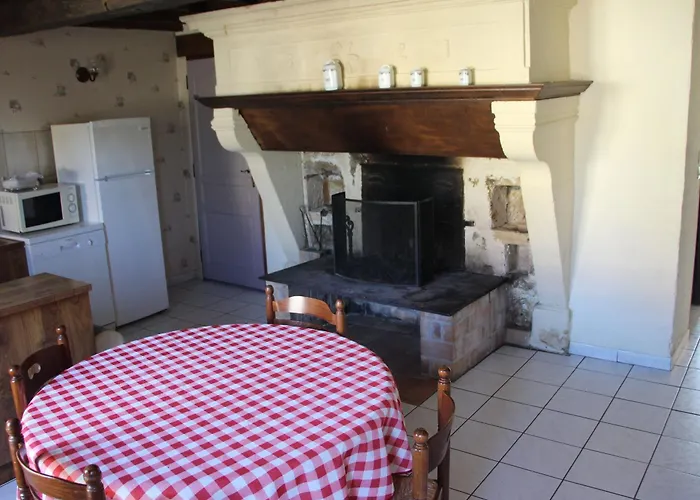 Prázdninový dům Confortable A Avec Cheminee Et Terrasse - Fr-1-585-5